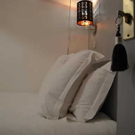 Les Corps Saints Hotel 2*